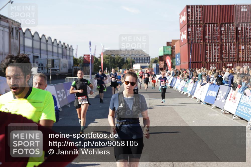 03.10.2025 - Köhlbrandbrückenlauf Jannik Wohlers http://msf.ph/oto/9058105 03.10.2025 13:11:45 Ziel 4158, 4178, 4353, 4354, 4469, 4538, 4568, 4617, 4736, 4777, 4782, 4799, 4845, 5097, 5866, 5869, 5937, 6033, 6048, 6049, 6217, 6218, 6517, 6622, 6689 meine-sportfotos.de