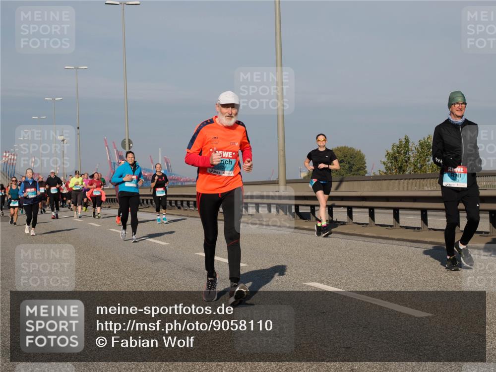 03.10.2025 - Köhlbrandbrückenlauf Fabian Wolf http://msf.ph/oto/9058110 03.10.2025 10:04:15 Position 3 3577 meine-sportfotos.de