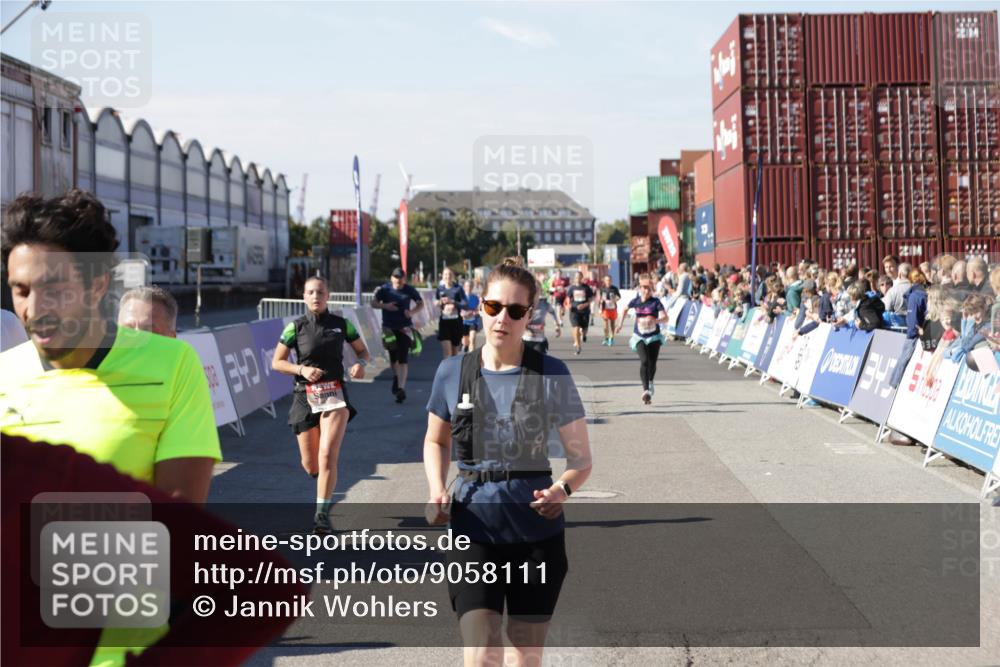 03.10.2025 - Köhlbrandbrückenlauf Jannik Wohlers http://msf.ph/oto/9058111 03.10.2025 13:11:45 Ziel 4158, 4178, 4353, 4354, 4469, 4538, 4568, 4617, 4736, 4777, 4782, 4799, 4845, 5097, 5866, 5869, 5937, 6033, 6048, 6049, 6217, 6218, 6517, 6622, 6689 meine-sportfotos.de