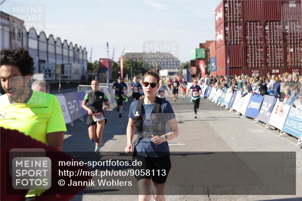 03.10.2025 - Köhlbrandbrückenlauf Jannik Wohlers http://msf.ph/oto/9058113 03.10.2025 13:11:45 Ziel 4158, 4178, 4353, 4354, 4469, 4538, 4568, 4617, 4736, 4777, 4782, 4799, 4845, 5097, 5866, 5869, 5937, 6033, 6048, 6049, 6217, 6218, 6517, 6622, 6689 meine-sportfotos.de