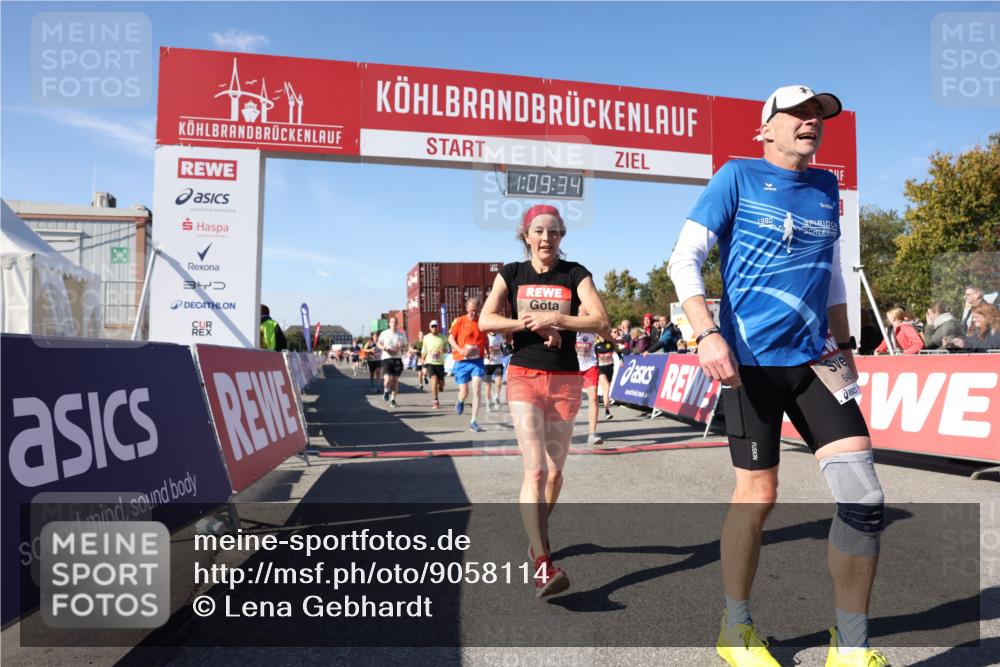 03.10.2025 - Köhlbrandbrückenlauf Lena Gebhardt http://msf.ph/oto/9058114 03.10.2025 13:09:35 Ziel 4134, 4212, 4262, 4298, 4358, 4365, 4614, 5352, 5803, 5813, 5907, 6379, 6438, 6481, 6667, 6803 meine-sportfotos.de