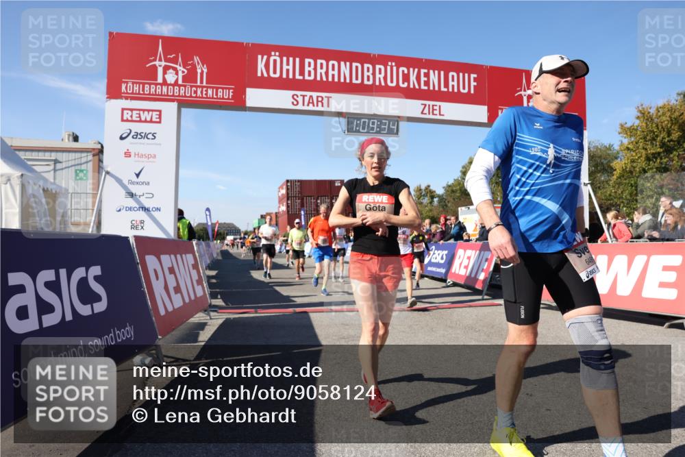 03.10.2025 - Köhlbrandbrückenlauf Lena Gebhardt http://msf.ph/oto/9058124 03.10.2025 13:09:35 Ziel 4134, 4212, 4262, 4298, 4358, 4365, 4614, 5352, 5803, 5813, 5907, 6379, 6438, 6481, 6667, 6803 meine-sportfotos.de