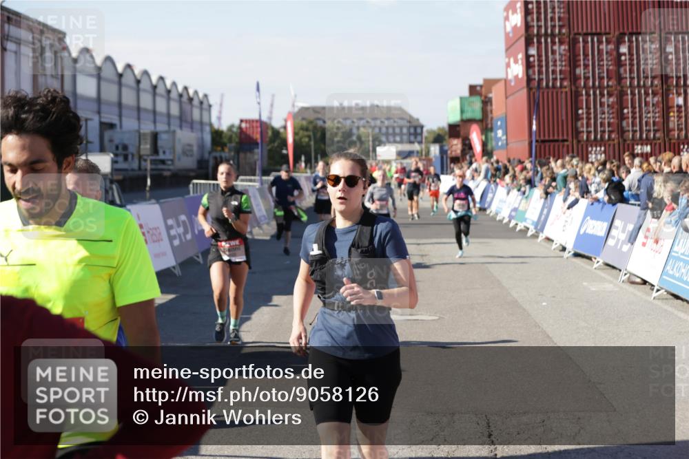 03.10.2025 - Köhlbrandbrückenlauf Jannik Wohlers http://msf.ph/oto/9058126 03.10.2025 13:11:46 Ziel 4178, 4353, 4354, 4469, 4538, 4568, 4617, 4736, 4777, 4782, 4799, 4845, 5097, 5866, 5869, 5937, 6033, 6048, 6049, 6217, 6218, 6517, 6622, 6689 meine-sportfotos.de