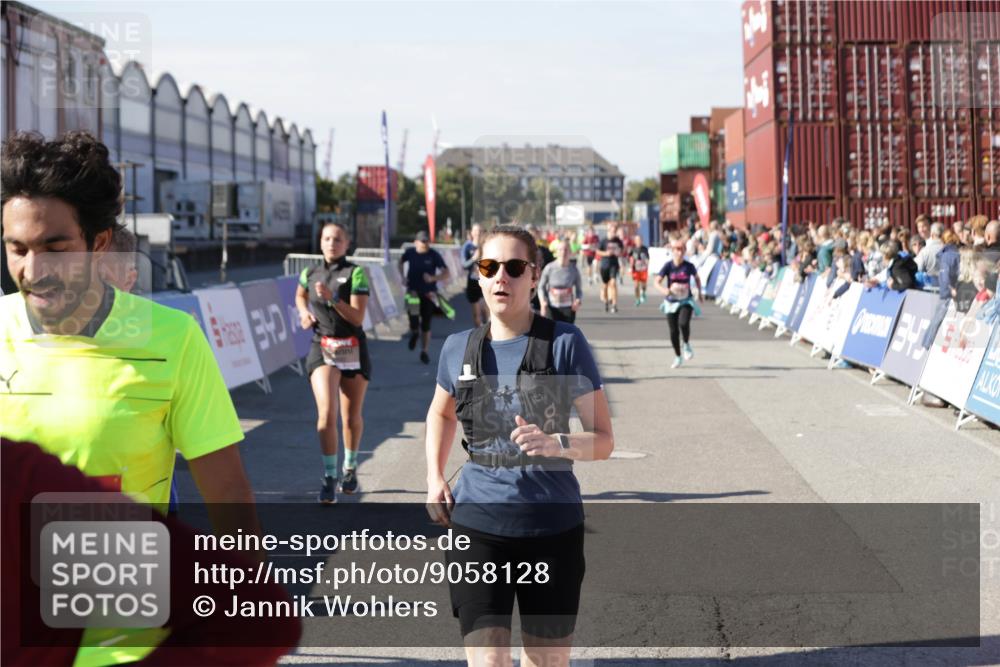 03.10.2025 - Köhlbrandbrückenlauf Jannik Wohlers http://msf.ph/oto/9058128 03.10.2025 13:11:46 Ziel 4178, 4353, 4354, 4469, 4538, 4568, 4617, 4736, 4777, 4782, 4799, 4845, 5097, 5866, 5869, 5937, 6033, 6048, 6049, 6217, 6218, 6517, 6622, 6689 meine-sportfotos.de
