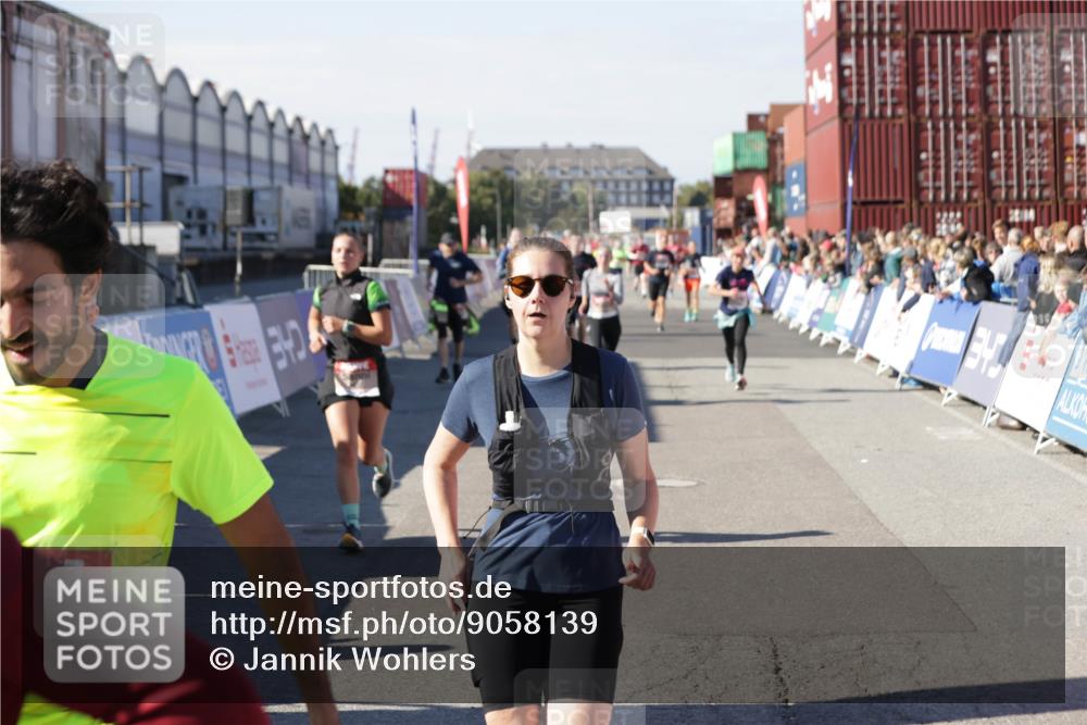 03.10.2025 - Köhlbrandbrückenlauf Jannik Wohlers http://msf.ph/oto/9058139 03.10.2025 13:11:46 Ziel 4178, 4353, 4354, 4469, 4538, 4568, 4617, 4736, 4777, 4782, 4799, 4845, 5097, 5866, 5869, 5937, 6033, 6048, 6049, 6217, 6218, 6517, 6622, 6689 meine-sportfotos.de
