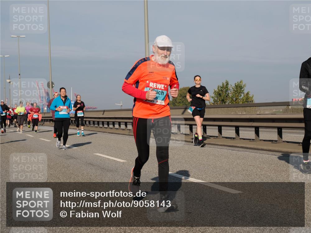 03.10.2025 - Köhlbrandbrückenlauf Fabian Wolf http://msf.ph/oto/9058143 03.10.2025 10:04:16 Position 3  meine-sportfotos.de