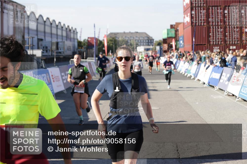 03.10.2025 - Köhlbrandbrückenlauf Jannik Wohlers http://msf.ph/oto/9058156 03.10.2025 13:11:46 Ziel 4178, 4353, 4354, 4469, 4538, 4568, 4617, 4736, 4777, 4782, 4799, 4845, 5097, 5866, 5869, 5937, 6033, 6048, 6049, 6217, 6218, 6517, 6622, 6689 meine-sportfotos.de