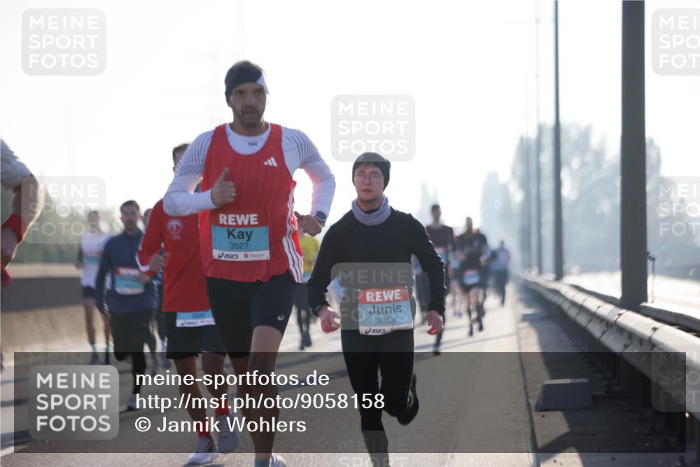03.10.2025 - Köhlbrandbrückenlauf Jannik Wohlers http://msf.ph/oto/9058158 03.10.2025 09:13:55 Position 3 3527, 3083 meine-sportfotos.de