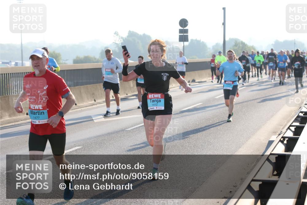 03.10.2025 - Köhlbrandbrückenlauf Lena Gebhardt http://msf.ph/oto/9058159 03.10.2025 09:18:18 Position 1 1477, 1412 meine-sportfotos.de