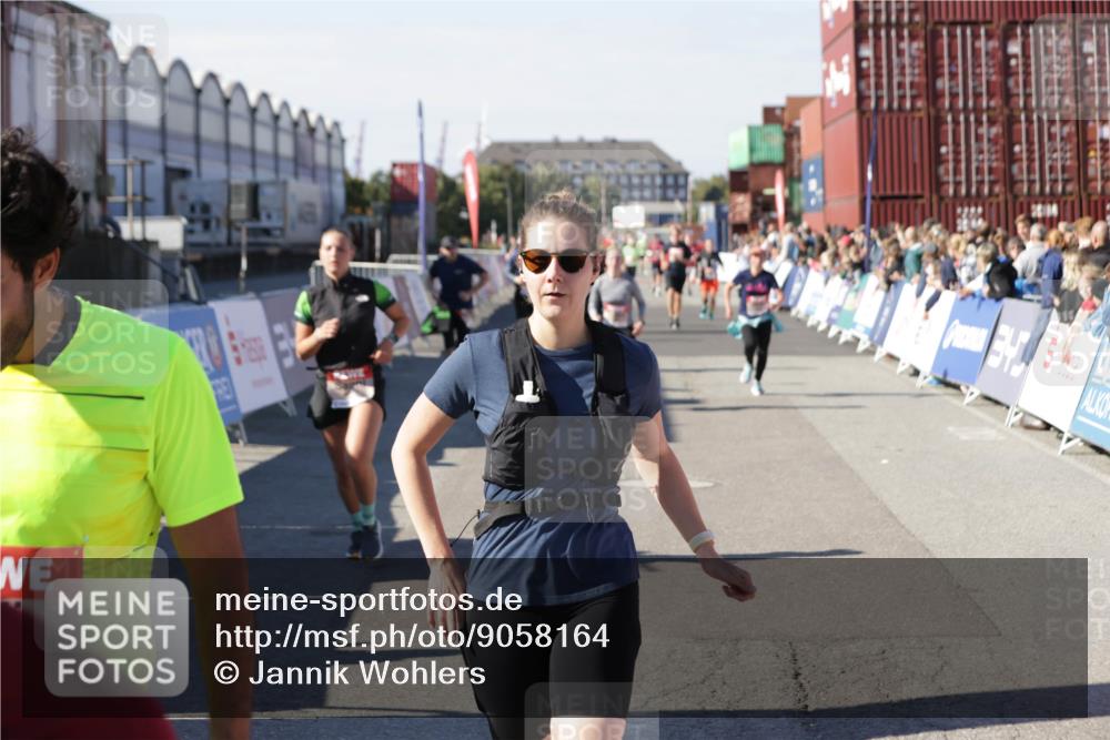 03.10.2025 - Köhlbrandbrückenlauf Jannik Wohlers http://msf.ph/oto/9058164 03.10.2025 13:11:46 Ziel 4178, 4353, 4354, 4469, 4538, 4568, 4617, 4736, 4777, 4782, 4799, 4845, 5097, 5866, 5869, 5937, 6033, 6048, 6049, 6217, 6218, 6517, 6622, 6689 meine-sportfotos.de