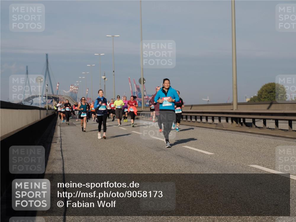 03.10.2025 - Köhlbrandbrückenlauf Fabian Wolf http://msf.ph/oto/9058173 03.10.2025 10:04:16 Position 3  meine-sportfotos.de