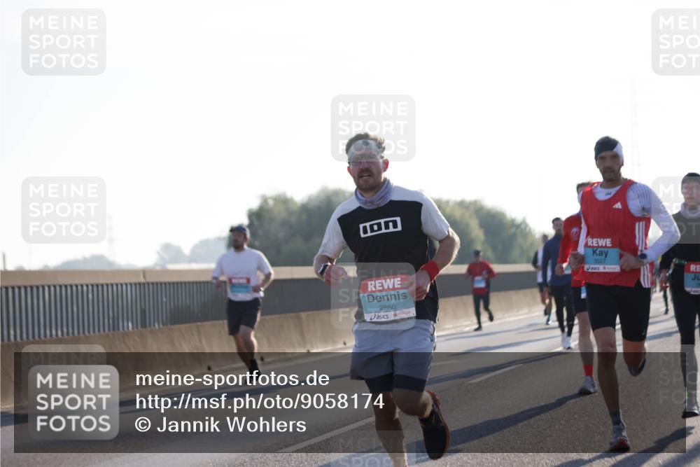 03.10.2025 - Köhlbrandbrückenlauf Jannik Wohlers http://msf.ph/oto/9058174 03.10.2025 09:13:56 Position 3 2880, 3527 meine-sportfotos.de