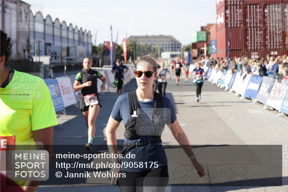 03.10.2025 - Köhlbrandbrückenlauf Jannik Wohlers http://msf.ph/oto/9058175 03.10.2025 13:11:46 Ziel 4178, 4353, 4354, 4469, 4538, 4568, 4617, 4736, 4777, 4782, 4799, 4845, 5097, 5866, 5869, 5937, 6033, 6048, 6049, 6217, 6218, 6517, 6622, 6689 meine-sportfotos.de