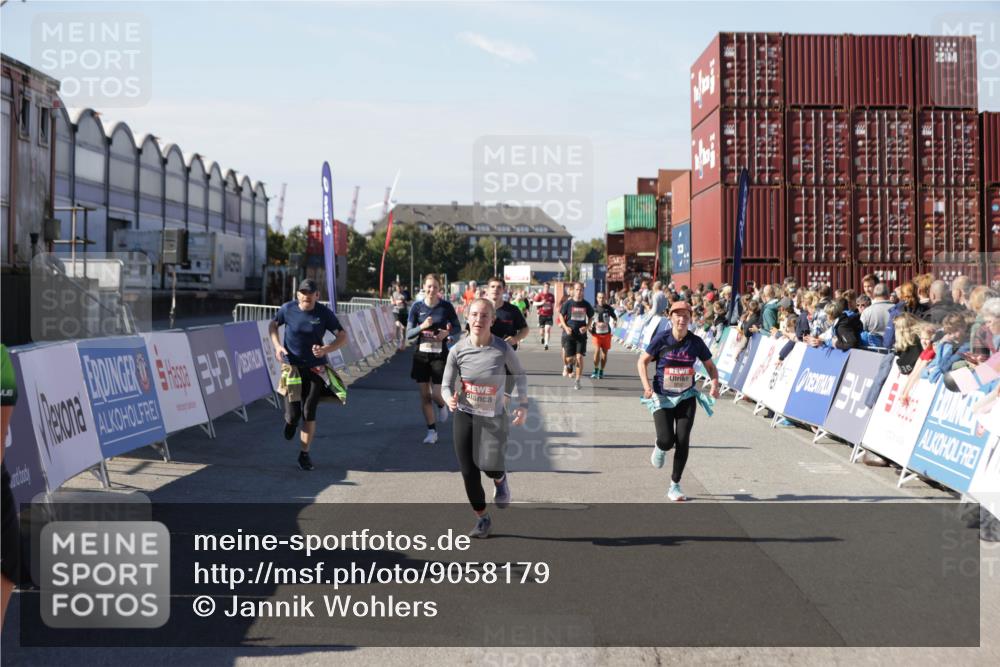 03.10.2025 - Köhlbrandbrückenlauf Jannik Wohlers http://msf.ph/oto/9058179 03.10.2025 13:11:48 Ziel 4178, 4353, 4354, 4469, 4568, 4685, 4736, 4782, 5097, 5396, 5426, 5866, 5869, 5937, 6033, 6048, 6049, 6217, 6218, 6622, 6689 meine-sportfotos.de
