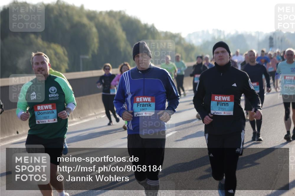 03.10.2025 - Köhlbrandbrückenlauf Jannik Wohlers http://msf.ph/oto/9058184 03.10.2025 09:21:34 Position 3 1827, 1967, 2151 meine-sportfotos.de