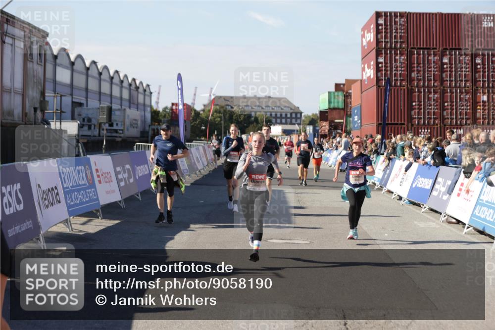 03.10.2025 - Köhlbrandbrückenlauf Jannik Wohlers http://msf.ph/oto/9058190 03.10.2025 13:11:48 Ziel 4178, 4353, 4354, 4469, 4568, 4685, 4736, 4782, 5097, 5396, 5426, 5866, 5869, 5937, 6033, 6048, 6049, 6217, 6218, 6622, 6689 meine-sportfotos.de