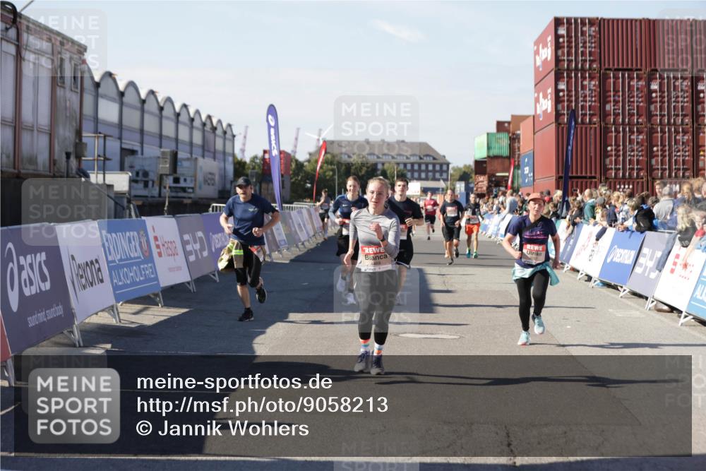 03.10.2025 - Köhlbrandbrückenlauf Jannik Wohlers http://msf.ph/oto/9058213 03.10.2025 13:11:48 Ziel 4178, 4353, 4354, 4469, 4568, 4685, 4736, 4782, 5097, 5396, 5426, 5866, 5869, 5937, 6033, 6048, 6049, 6217, 6218, 6622, 6689 meine-sportfotos.de