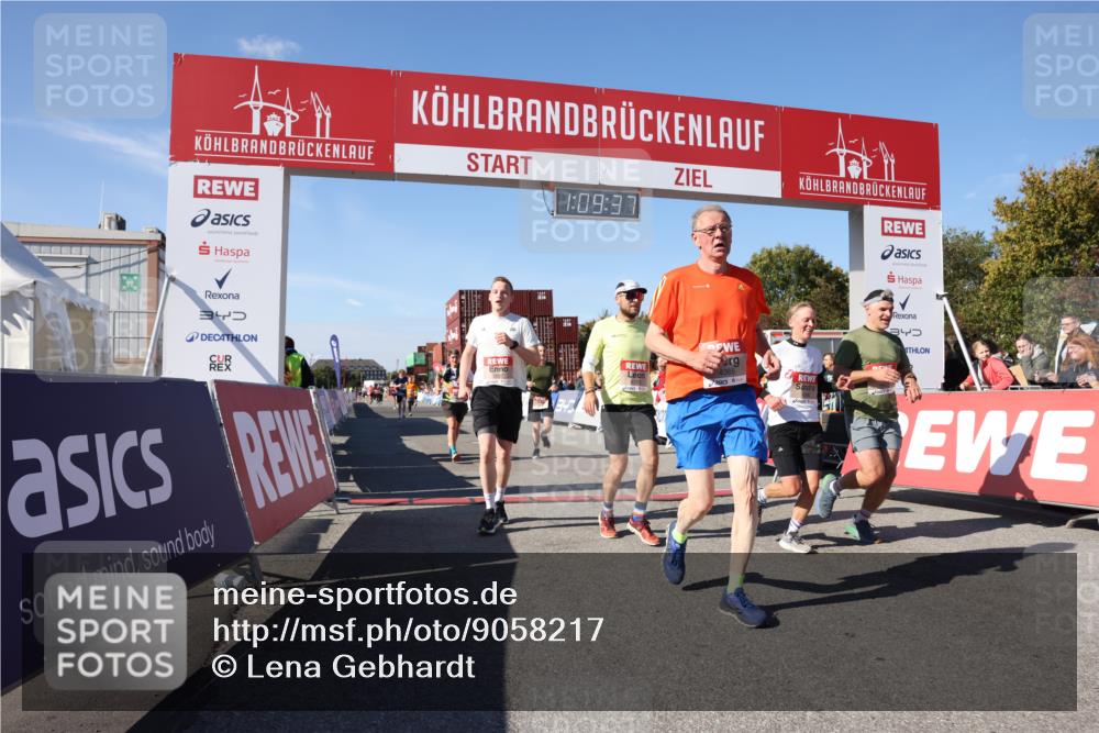 03.10.2025 - Köhlbrandbrückenlauf Lena Gebhardt http://msf.ph/oto/9058217 03.10.2025 13:09:37 Ziel 4262, 4298, 4358, 4365, 4502, 4614, 5803, 5813, 5907, 6379, 6438, 6481, 6667, 6803 meine-sportfotos.de