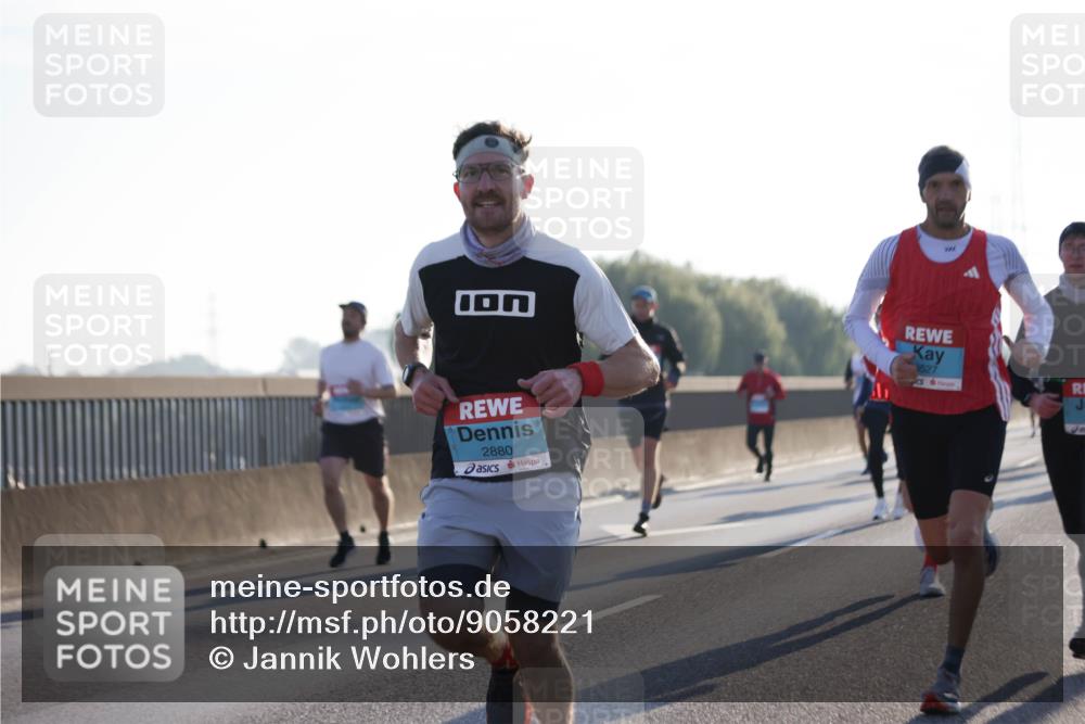 03.10.2025 - Köhlbrandbrückenlauf Jannik Wohlers http://msf.ph/oto/9058221 03.10.2025 09:13:56 Position 3 2880, 3527 meine-sportfotos.de