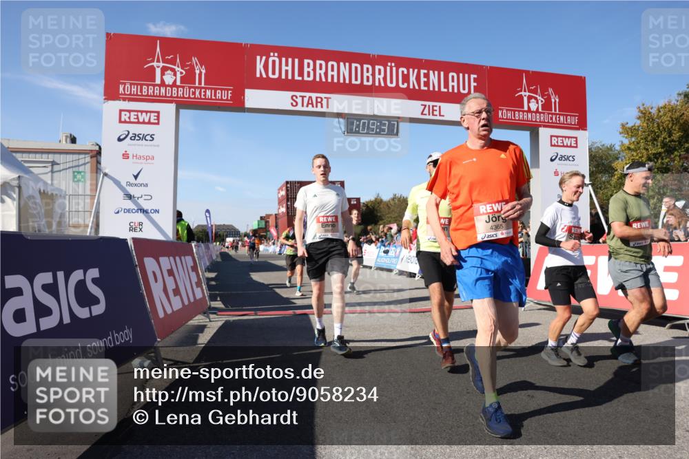 03.10.2025 - Köhlbrandbrückenlauf Lena Gebhardt http://msf.ph/oto/9058234 03.10.2025 13:09:38 Ziel 4262, 4298, 4358, 4365, 4502, 4614, 5803, 5813, 5907, 6379, 6438, 6481, 6667, 6803 meine-sportfotos.de