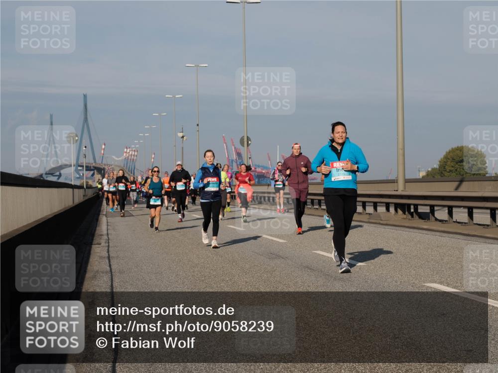 03.10.2025 - Köhlbrandbrückenlauf Fabian Wolf http://msf.ph/oto/9058239 03.10.2025 10:04:18 Position 3 2315 meine-sportfotos.de