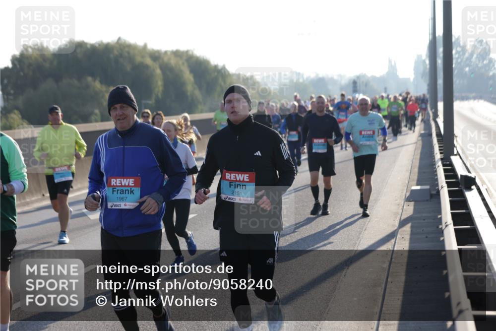 03.10.2025 - Köhlbrandbrückenlauf Jannik Wohlers http://msf.ph/oto/9058240 03.10.2025 09:21:35 Position 3 1967, 2151 meine-sportfotos.de