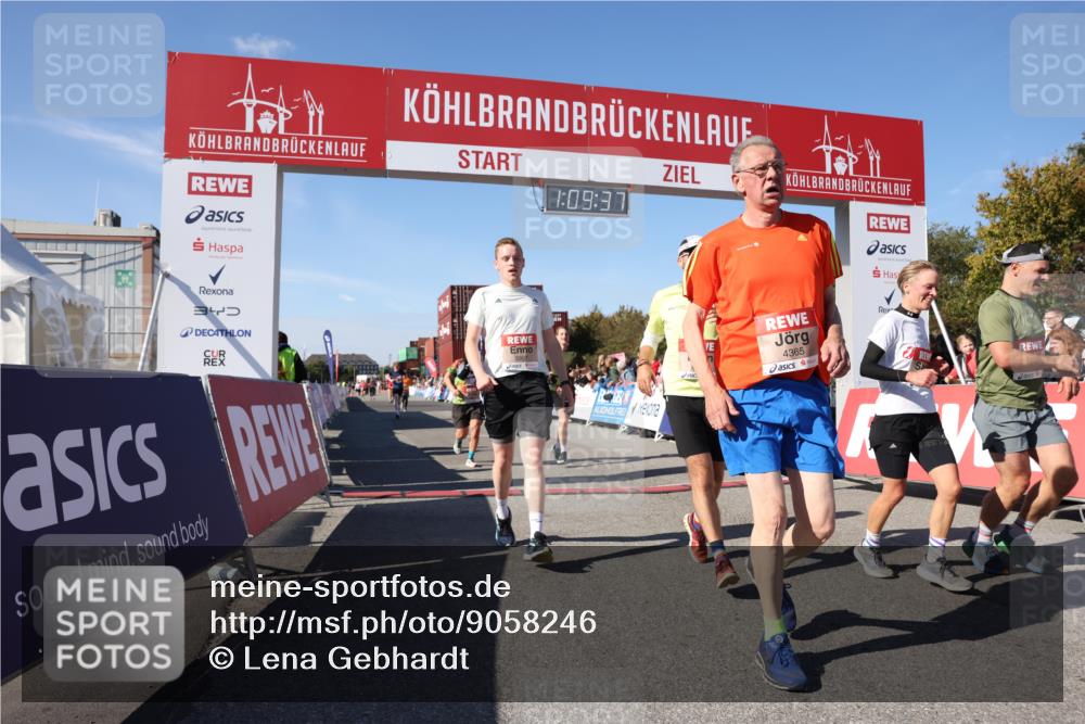 03.10.2025 - Köhlbrandbrückenlauf Lena Gebhardt http://msf.ph/oto/9058246 03.10.2025 13:09:38 Ziel 4262, 4298, 4358, 4365, 4502, 4614, 5803, 5813, 5907, 6379, 6438, 6481, 6667, 6803 meine-sportfotos.de