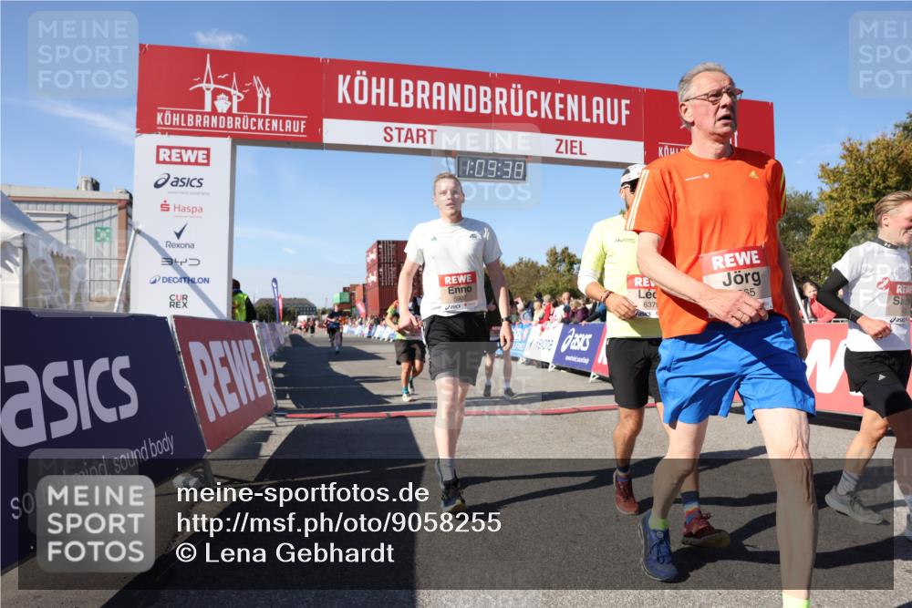 03.10.2025 - Köhlbrandbrückenlauf Lena Gebhardt http://msf.ph/oto/9058255 03.10.2025 13:09:38 Ziel 4262, 4298, 4358, 4365, 4502, 4614, 5803, 5813, 5907, 6379, 6438, 6481, 6667, 6803 meine-sportfotos.de