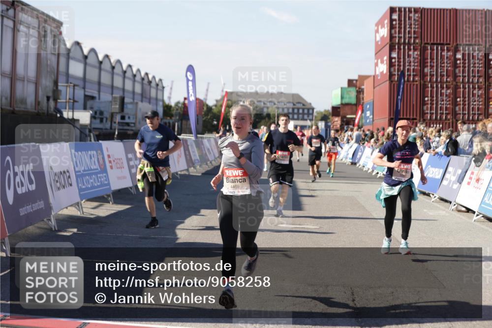 03.10.2025 - Köhlbrandbrückenlauf Jannik Wohlers http://msf.ph/oto/9058258 03.10.2025 13:11:49 Ziel 4100, 4101, 4178, 4353, 4354, 4469, 4568, 4685, 4736, 4782, 5097, 5396, 5426, 5866, 5869, 5937, 6033, 6048, 6049, 6622 meine-sportfotos.de