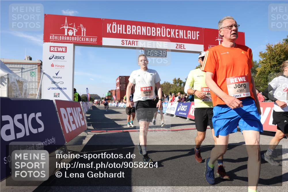 03.10.2025 - Köhlbrandbrückenlauf Lena Gebhardt http://msf.ph/oto/9058264 03.10.2025 13:09:38 Ziel 4262, 4298, 4358, 4365, 4502, 4614, 5803, 5813, 5907, 6379, 6438, 6481, 6667, 6803 meine-sportfotos.de