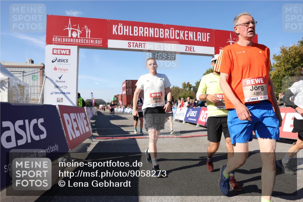 03.10.2025 - Köhlbrandbrückenlauf Lena Gebhardt http://msf.ph/oto/9058273 03.10.2025 13:09:38 Ziel 4262, 4298, 4358, 4365, 4502, 4614, 5803, 5813, 5907, 6379, 6438, 6481, 6667, 6803 meine-sportfotos.de