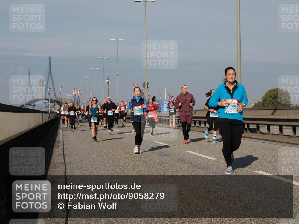 03.10.2025 - Köhlbrandbrückenlauf Fabian Wolf http://msf.ph/oto/9058279 03.10.2025 10:04:19 Position 3 2315 meine-sportfotos.de
