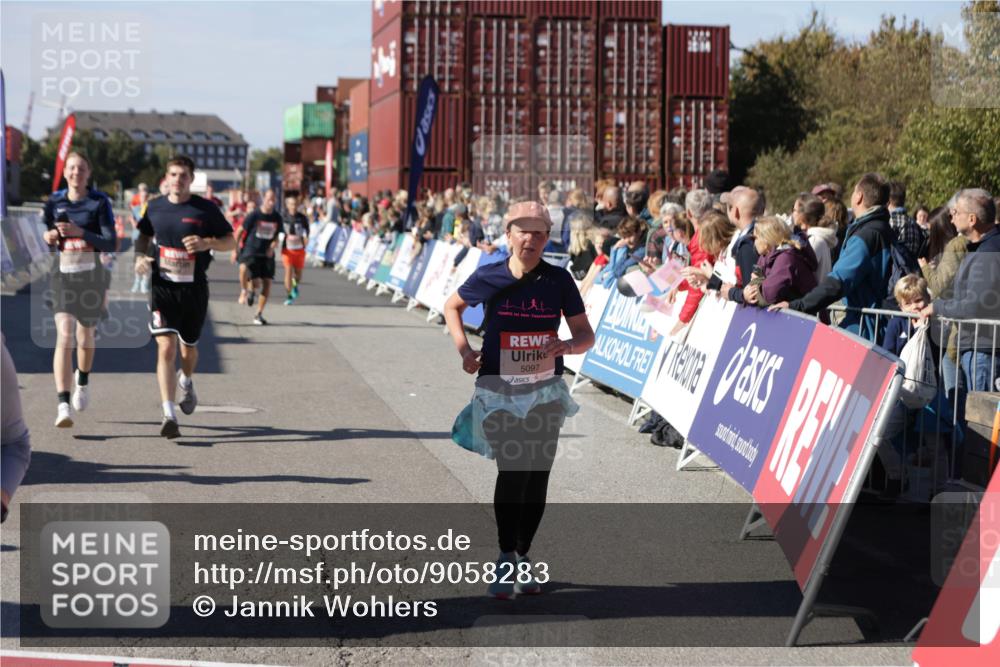 03.10.2025 - Köhlbrandbrückenlauf Jannik Wohlers http://msf.ph/oto/9058283 03.10.2025 13:11:50 Ziel 4100, 4101, 4178, 4353, 4354, 4469, 4568, 4685, 4736, 4782, 5097, 5396, 5426, 5866, 5869, 5937, 6033, 6048, 6049, 6622, 6763 meine-sportfotos.de
