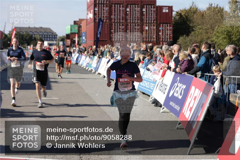 03.10.2025 - Köhlbrandbrückenlauf Jannik Wohlers http://msf.ph/oto/9058288 03.10.2025 13:11:50 Ziel 4100, 4101, 4178, 4353, 4354, 4469, 4568, 4685, 4736, 4782, 5097, 5396, 5426, 5866, 5869, 5937, 6033, 6048, 6049, 6622, 6763 meine-sportfotos.de