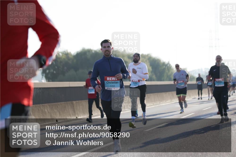 03.10.2025 - Köhlbrandbrückenlauf Jannik Wohlers http://msf.ph/oto/9058290 03.10.2025 09:13:59 Position 3 1052 meine-sportfotos.de