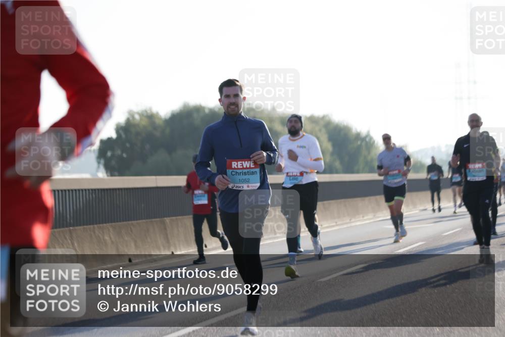 03.10.2025 - Köhlbrandbrückenlauf Jannik Wohlers http://msf.ph/oto/9058299 03.10.2025 09:13:59 Position 3 1052 meine-sportfotos.de