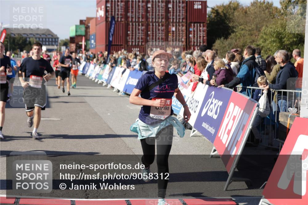 03.10.2025 - Köhlbrandbrückenlauf Jannik Wohlers http://msf.ph/oto/9058312 03.10.2025 13:11:50 Ziel 4100, 4101, 4178, 4353, 4354, 4469, 4568, 4685, 4736, 4782, 5097, 5396, 5426, 5866, 5869, 5937, 6033, 6048, 6049, 6622, 6763 meine-sportfotos.de