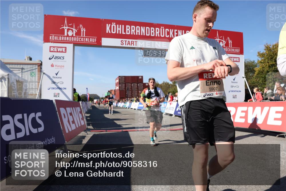 03.10.2025 - Köhlbrandbrückenlauf Lena Gebhardt http://msf.ph/oto/9058316 03.10.2025 13:09:40 Ziel 4262, 4298, 4358, 4365, 4502, 4614, 5803, 5813, 5907, 6308, 6379, 6438, 6481, 6659, 6667, 6803 meine-sportfotos.de