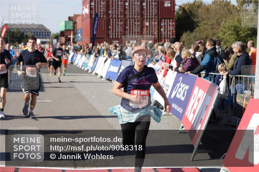 03.10.2025 - Köhlbrandbrückenlauf Jannik Wohlers http://msf.ph/oto/9058318 03.10.2025 13:11:50 Ziel 4100, 4101, 4178, 4353, 4354, 4469, 4568, 4685, 4736, 4782, 5097, 5396, 5426, 5866, 5869, 5937, 6033, 6048, 6049, 6622, 6763 meine-sportfotos.de