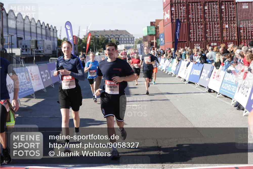 03.10.2025 - Köhlbrandbrückenlauf Jannik Wohlers http://msf.ph/oto/9058327 03.10.2025 13:11:51 Ziel 4100, 4101, 4178, 4353, 4354, 4469, 4568, 4685, 4736, 5097, 5396, 5426, 5866, 5869, 5937, 6033, 6048, 6049, 6622, 6763, 6796 meine-sportfotos.de