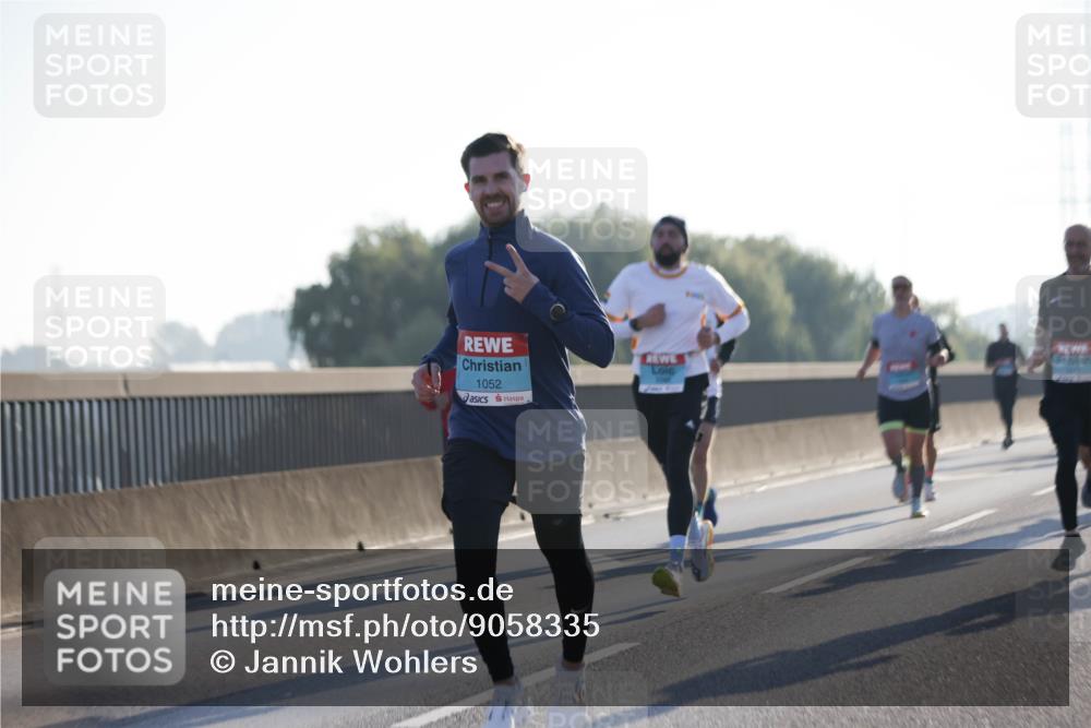 03.10.2025 - Köhlbrandbrückenlauf Jannik Wohlers http://msf.ph/oto/9058335 03.10.2025 09:13:59 Position 3 1052 meine-sportfotos.de