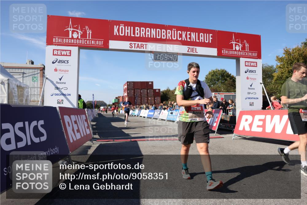 03.10.2025 - Köhlbrandbrückenlauf Lena Gebhardt http://msf.ph/oto/9058351 03.10.2025 13:09:41 Ziel 4262, 4298, 4358, 4365, 4502, 4614, 5803, 5813, 5907, 6308, 6379, 6438, 6481, 6659, 6667, 6803 meine-sportfotos.de