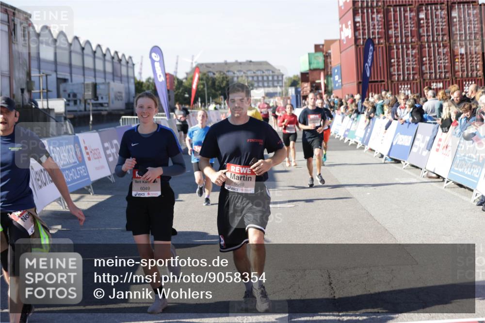 03.10.2025 - Köhlbrandbrückenlauf Jannik Wohlers http://msf.ph/oto/9058354 03.10.2025 13:11:52 Ziel 4100, 4101, 4178, 4353, 4354, 4469, 4568, 4685, 4736, 5097, 5396, 5426, 5866, 5869, 5937, 6033, 6048, 6049, 6622, 6763, 6796 meine-sportfotos.de