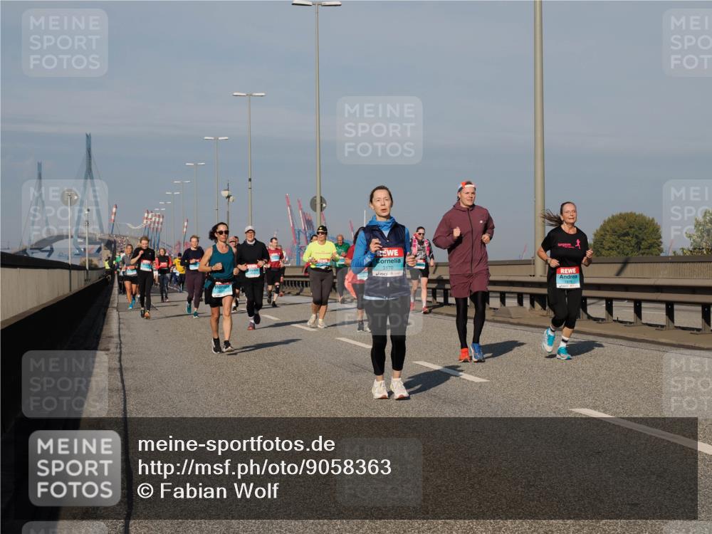 03.10.2025 - Köhlbrandbrückenlauf Fabian Wolf http://msf.ph/oto/9058363 03.10.2025 10:04:20 Position 3 3170, 1978 meine-sportfotos.de
