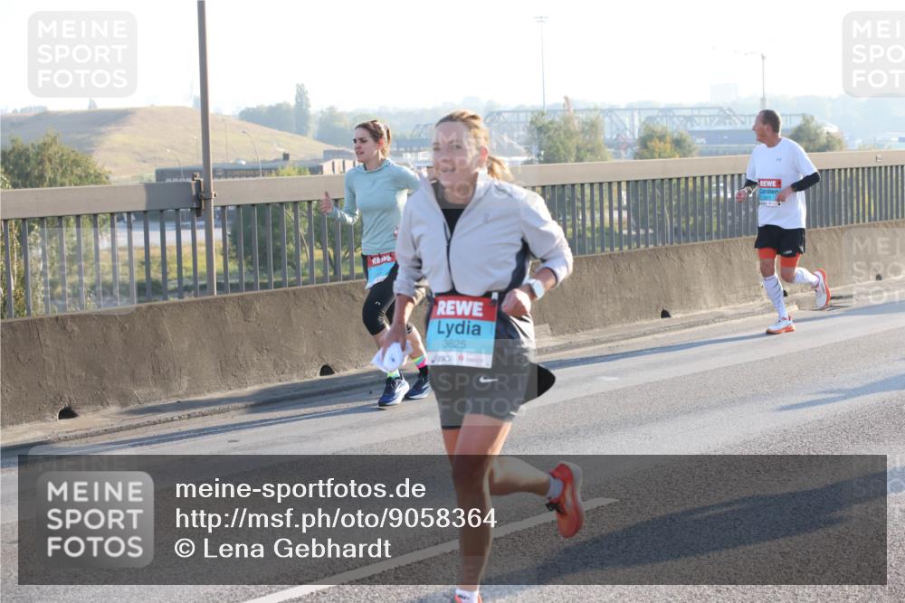 03.10.2025 - Köhlbrandbrückenlauf Lena Gebhardt http://msf.ph/oto/9058364 03.10.2025 09:18:25 Position 1 3625 meine-sportfotos.de