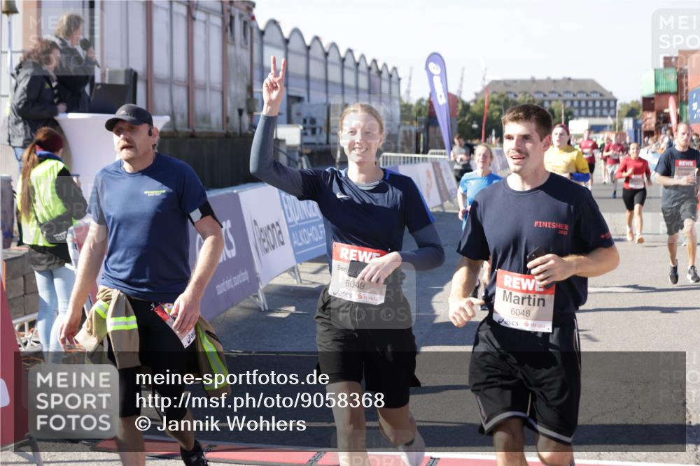 03.10.2025 - Köhlbrandbrückenlauf Jannik Wohlers http://msf.ph/oto/9058368 03.10.2025 13:11:52 Ziel 4100, 4101, 4178, 4353, 4354, 4469, 4568, 4685, 4736, 5097, 5396, 5426, 5866, 5869, 5937, 6033, 6048, 6049, 6622, 6763, 6796 meine-sportfotos.de
