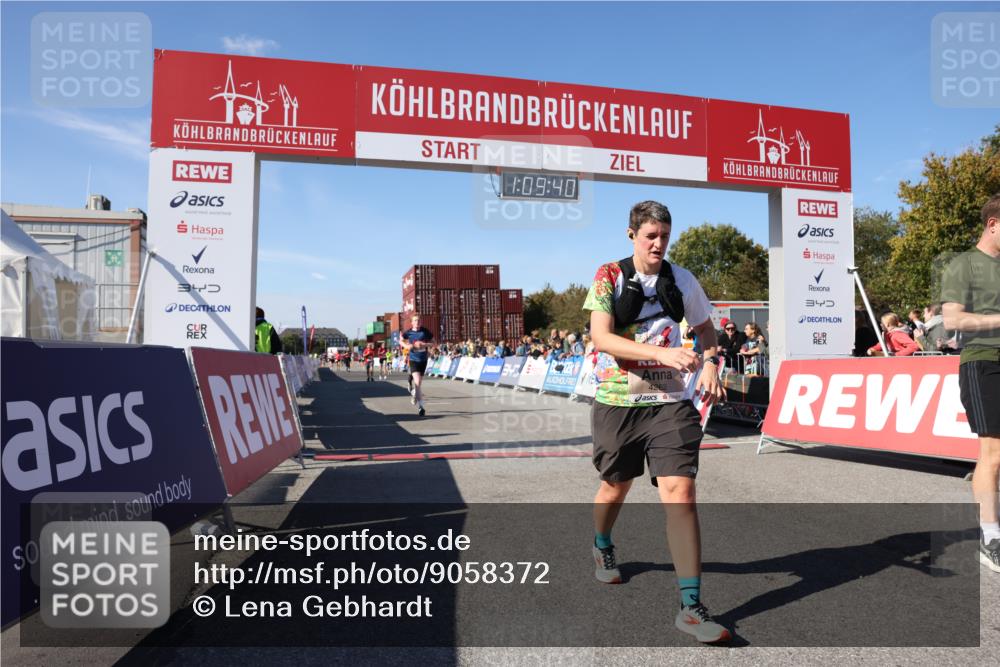 03.10.2025 - Köhlbrandbrückenlauf Lena Gebhardt http://msf.ph/oto/9058372 03.10.2025 13:09:41 Ziel 4262, 4298, 4358, 4365, 4502, 4614, 5803, 5813, 5907, 6308, 6379, 6438, 6481, 6659, 6667, 6803 meine-sportfotos.de