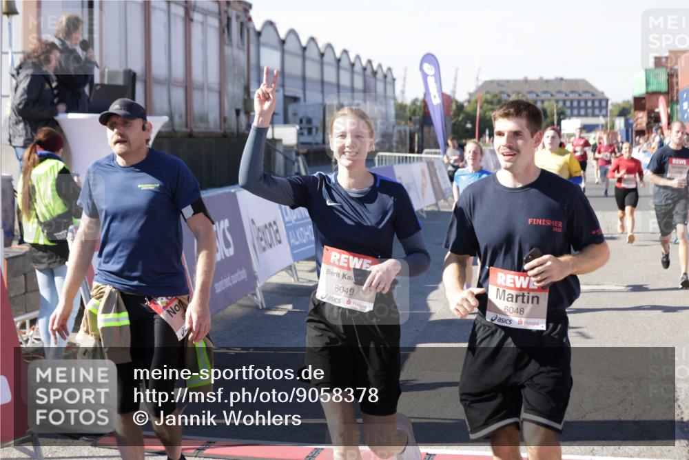 03.10.2025 - Köhlbrandbrückenlauf Jannik Wohlers http://msf.ph/oto/9058378 03.10.2025 13:11:52 Ziel 4100, 4101, 4178, 4353, 4354, 4469, 4568, 4685, 4736, 5097, 5396, 5426, 5866, 5869, 5937, 6033, 6048, 6049, 6622, 6763, 6796 meine-sportfotos.de