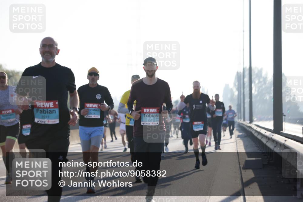 03.10.2025 - Köhlbrandbrückenlauf Jannik Wohlers http://msf.ph/oto/9058382 03.10.2025 09:14:01 Position 3 3211, 3414, 1421 meine-sportfotos.de