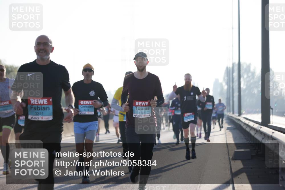 03.10.2025 - Köhlbrandbrückenlauf Jannik Wohlers http://msf.ph/oto/9058384 03.10.2025 09:14:01 Position 3 3211, 3414, 1421 meine-sportfotos.de